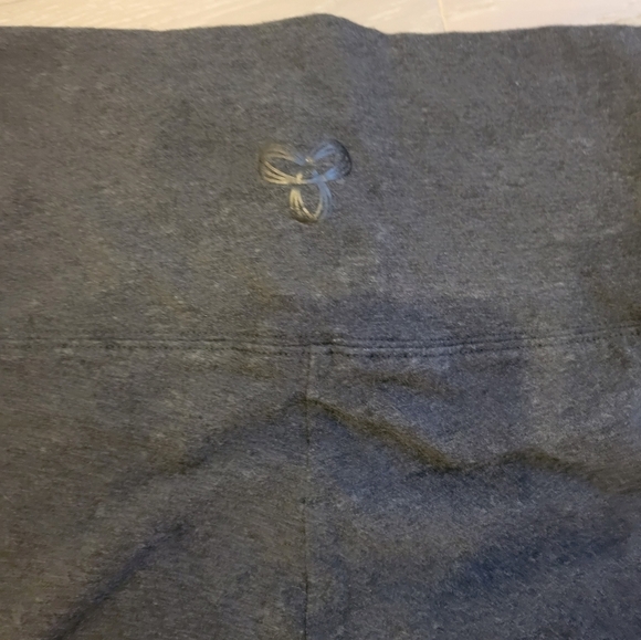 Aritzia TNA leggings - Picture 3 of 4